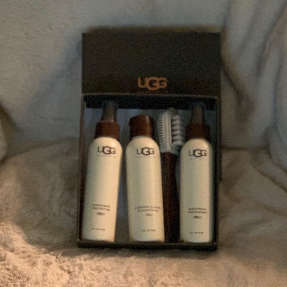Ugg Sheepskin Care Kit, new